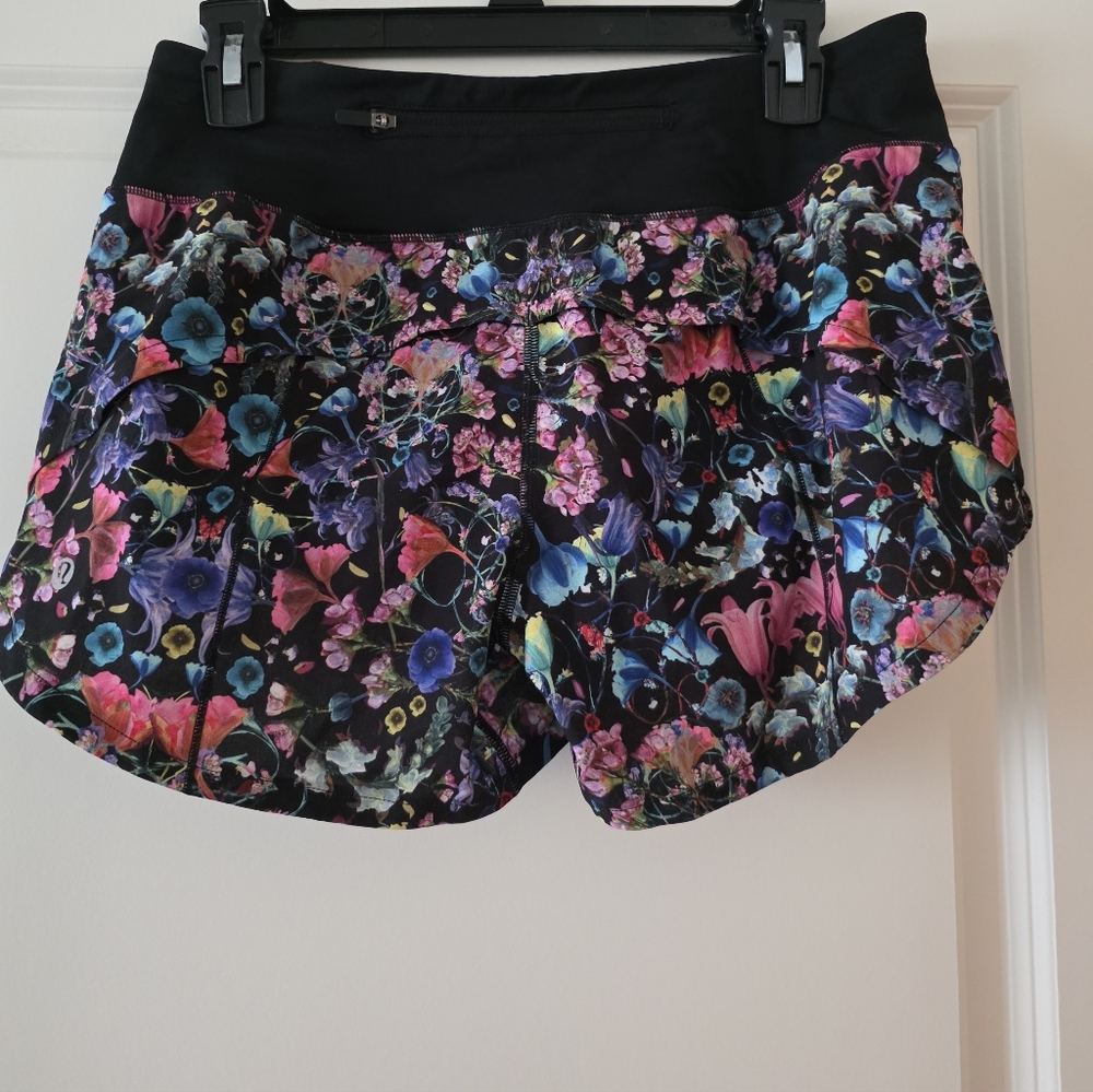 Lululemon Active Shorts Womens 6 Floral Running Gym Preppy Black Pink Purple